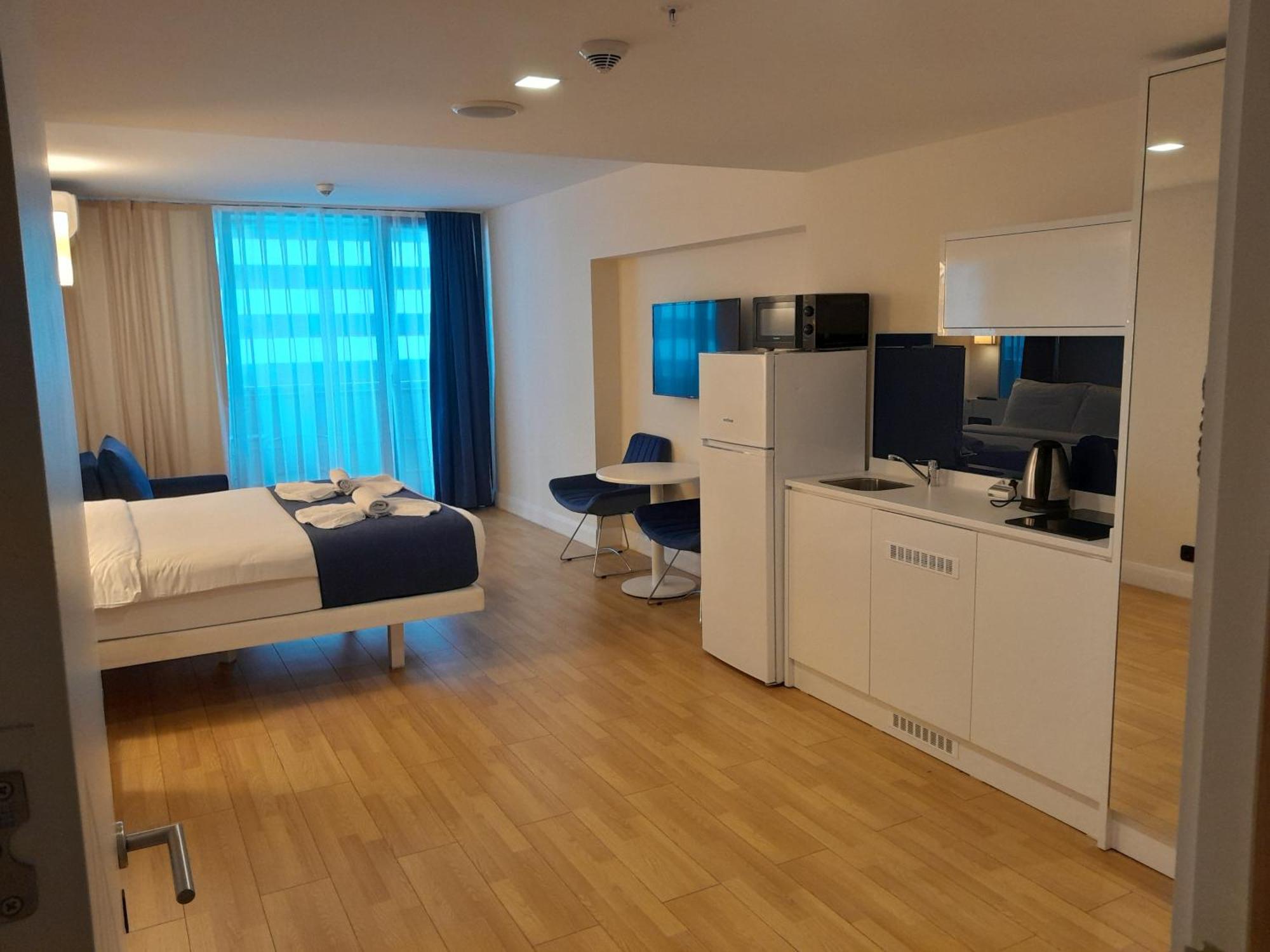 Smart Aparthotel Orbi City Batumi Exterior photo