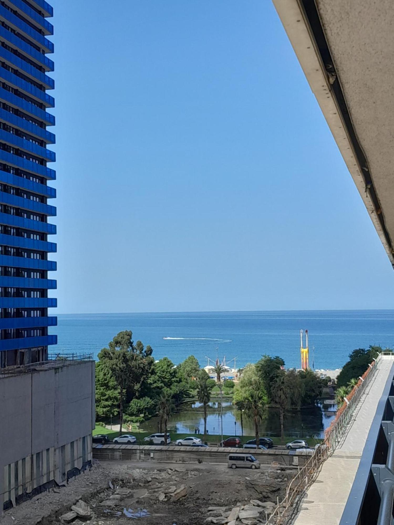 Smart Aparthotel Orbi City Batumi Room photo