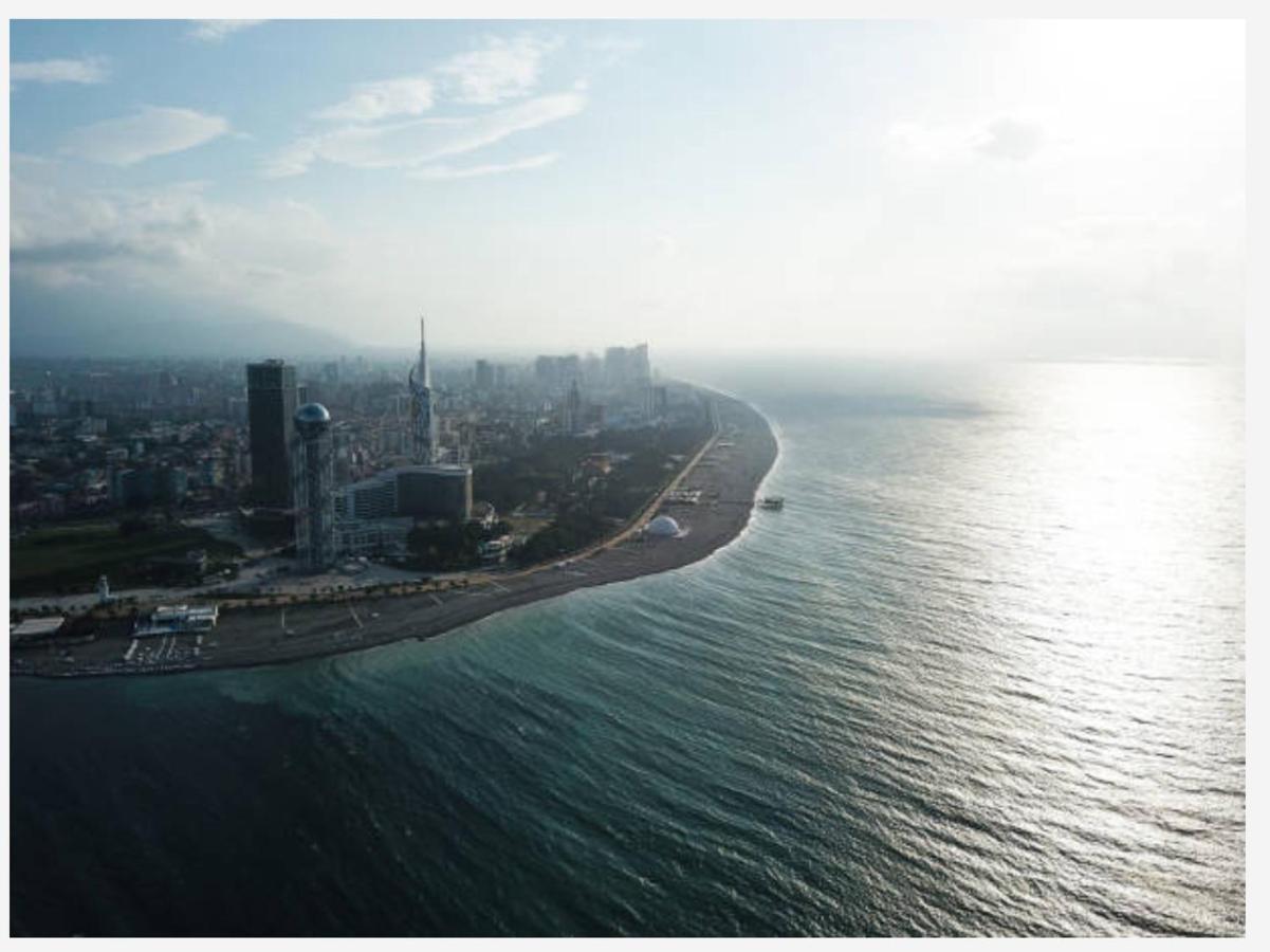 Smart Aparthotel Orbi City Batumi Exterior photo